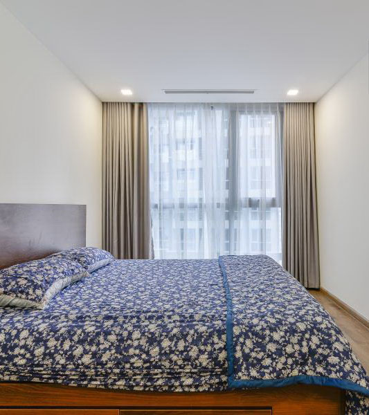 Rèm cửa phòng ngủ: Tìm kiếm sự riêng tư và thoải mái cho căn phòng của bạn với bộ rèm cửa phòng ngủ cao cấp của chúng tôi. Chúng tôi cam kết đem lại cho bạn giấc ngủ êm đềm và bảo vệ sức khỏe của bạn.